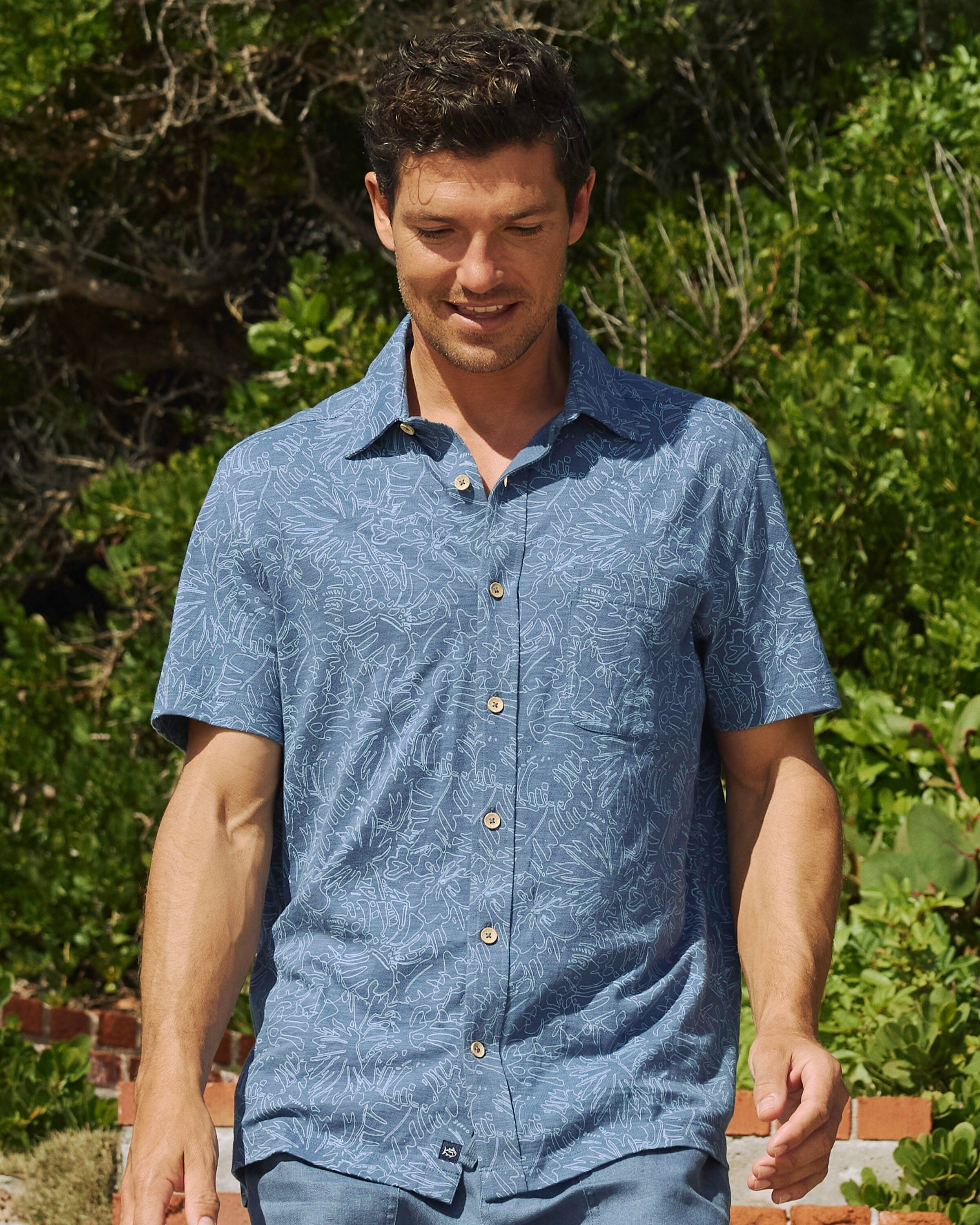 Beachcast Floral Fusion Knit Short Sleeve Sport Shirt - Image 4