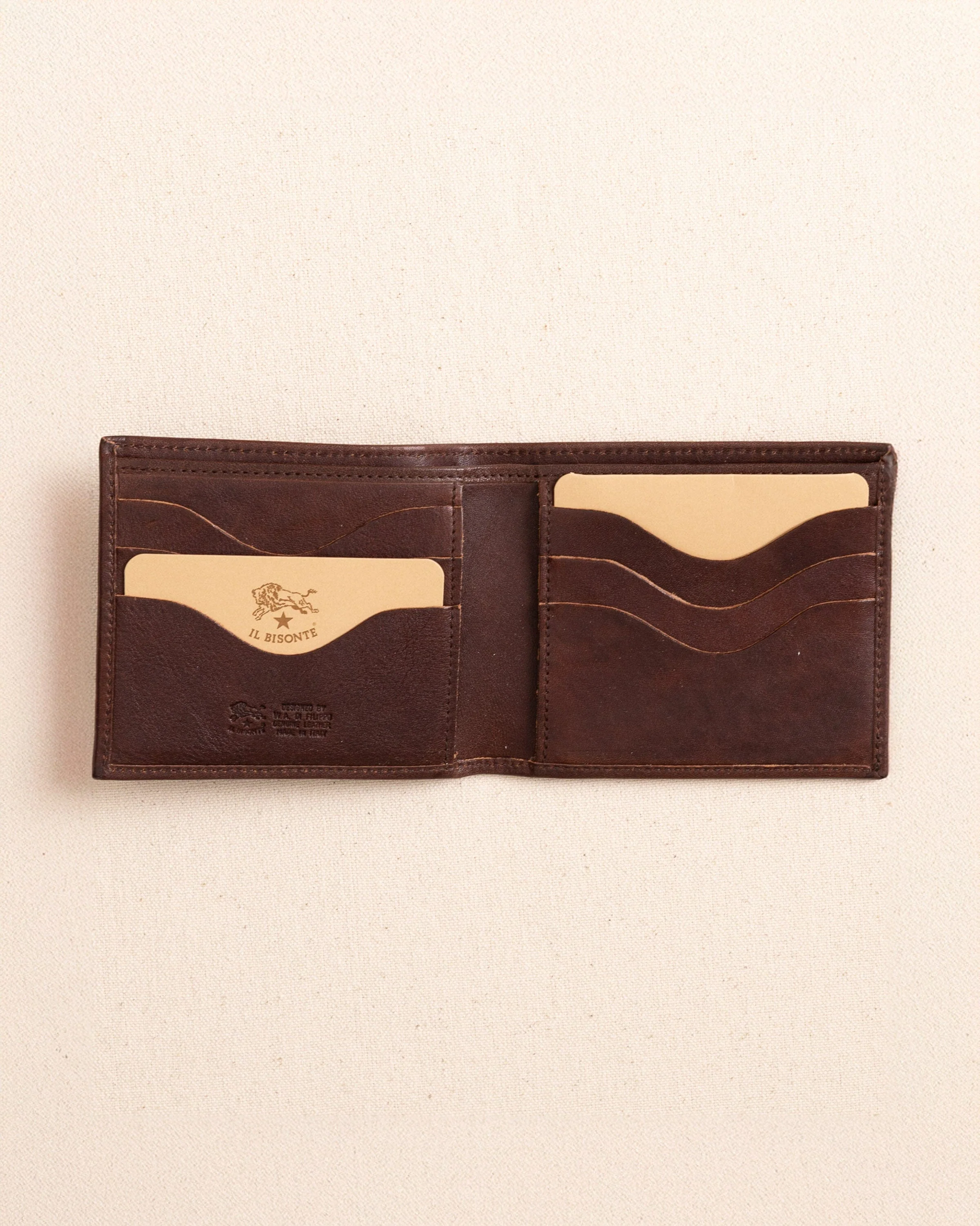 Il Bisonte Classic Bifold Wallet - Image 6