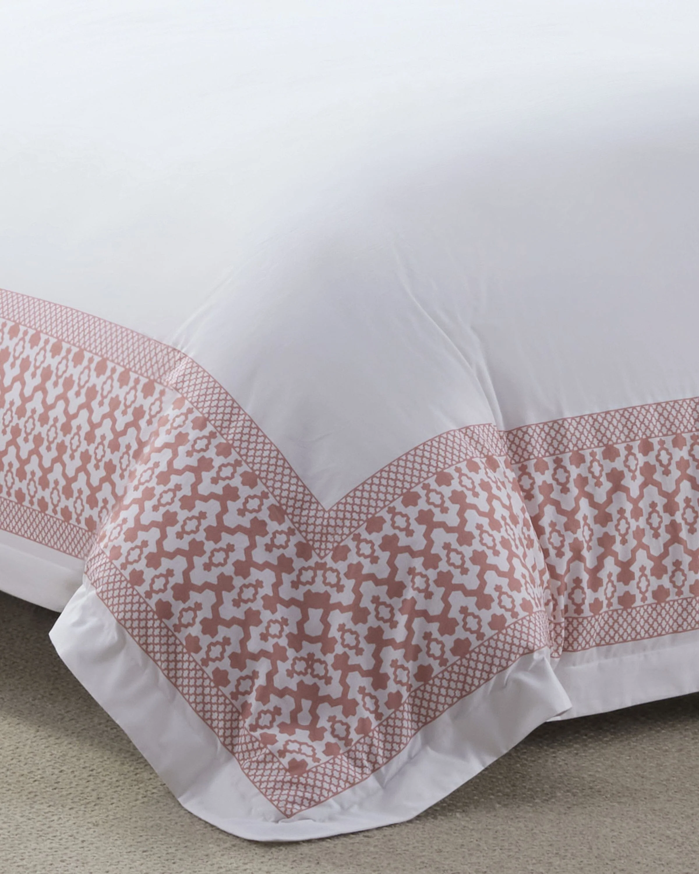 Southern Tide Augustine Comforter Set - Image 3