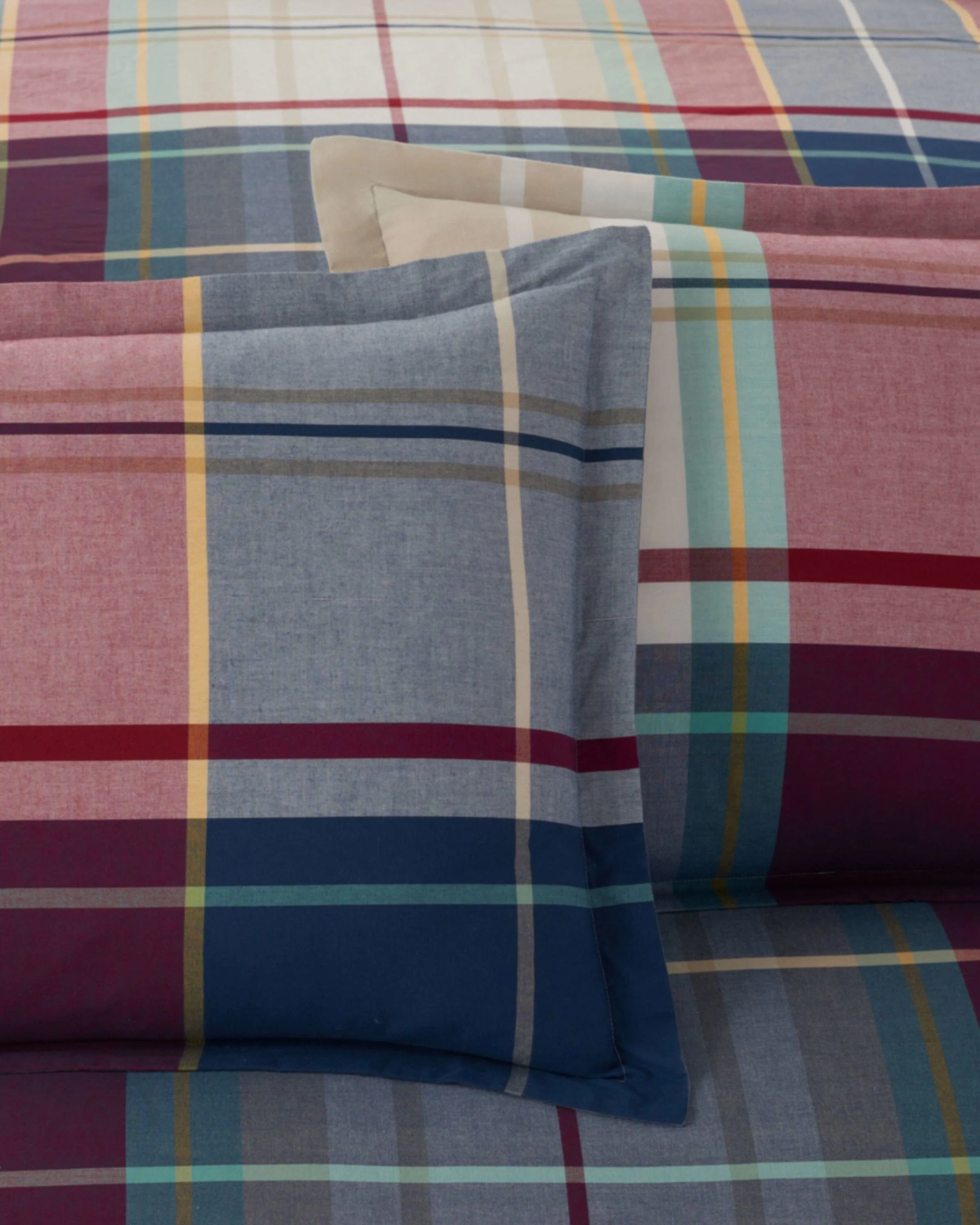 Southern Tide Raleigh Comforter Set - Image 3